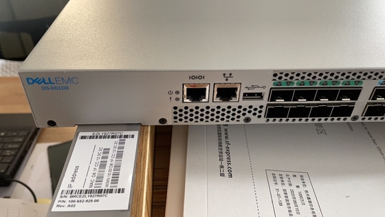 EMC DS-6520B 16gb Brocade 96 พอร์ต SAN Switch 48 พอร์ตที่ใช้งาน