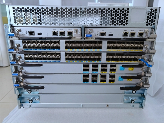 แปดช่องใบมีดแนวตั้ง Brocade X6-8 Director Gen6 Fibre Channel 16U Brocade POD License
