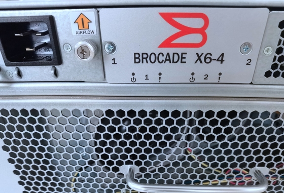 CR32-4 Brocade X6-4 Director Chassis Core Routing Blade สูงสุด 192 พอร์ต 32-Gbps