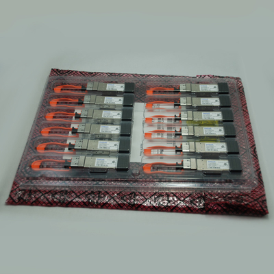 Finisar FTL410QD4C 40GBASE-SR4 / 10GBASE-SR 300m QSFP+ Gen4 ฝ่าวงล้อมไปยังอีเธอร์เน็ต 10GBASE-SR