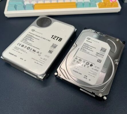 Seagate Exos X18 ST12000NM000J ฮาร์ดไดรฟ์ภายใน 12TB 7200 RPM แคช 256MB SATA 6Gb/s CMR Enterprise HDD สำหรับการจัดเก็บเซิร์ฟเวอร์ 24/7