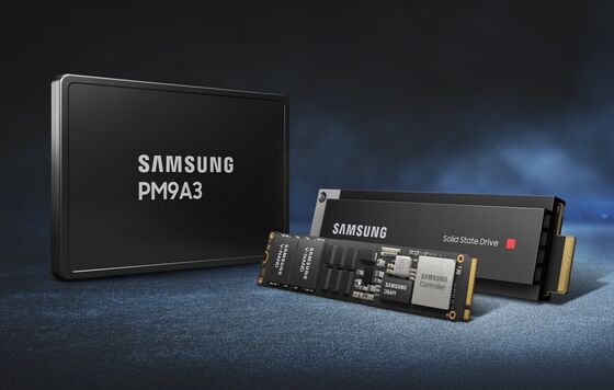 Samsung MZQL27T6HBLA-00A07 PM9A3 7.68TB U.2 NVMe SSD PCIe4.0 x4 2.5" ศูนย์ข้อมูลธุรกิจ ดิสก์รัฐแข็ง