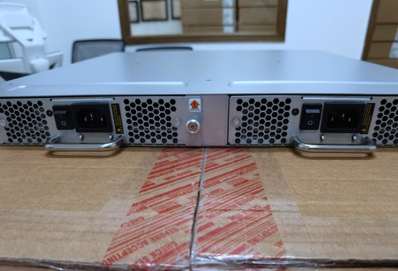24P 8GB SWL Brocade SAN Switch BR-6510-24-8G-R 24 X 8Gb SFP + 48 พอร์ต